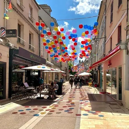 A Cote De Disneyland Paris * Lagny-sur-Marne